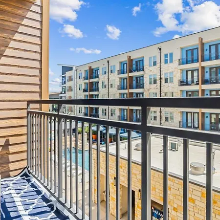 Cozy Retreat-Free Reserved Parking-Pool Addison Exterior photo