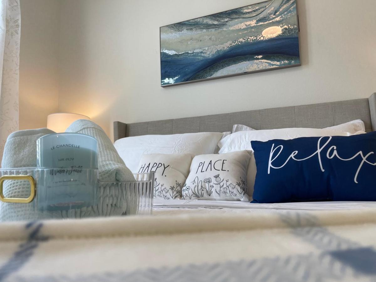 Cozy Retreat-free Reserved Parking-pool * Addison