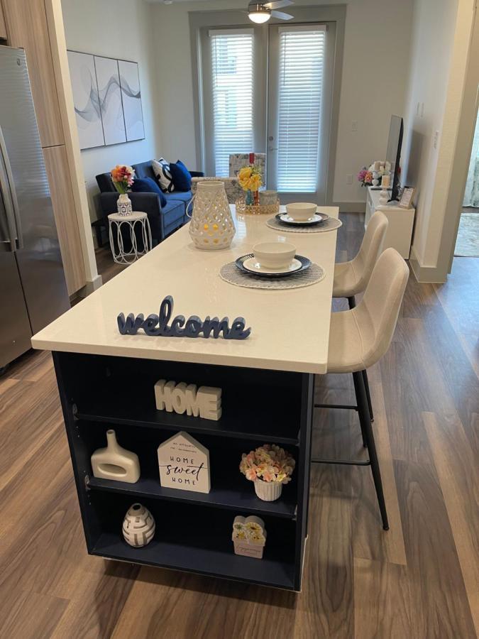 Apartment Cozy Retreat-free Reserved Parking-pool *