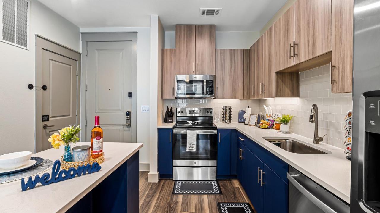Cozy Retreat-free Reserved Parking-pool Addison